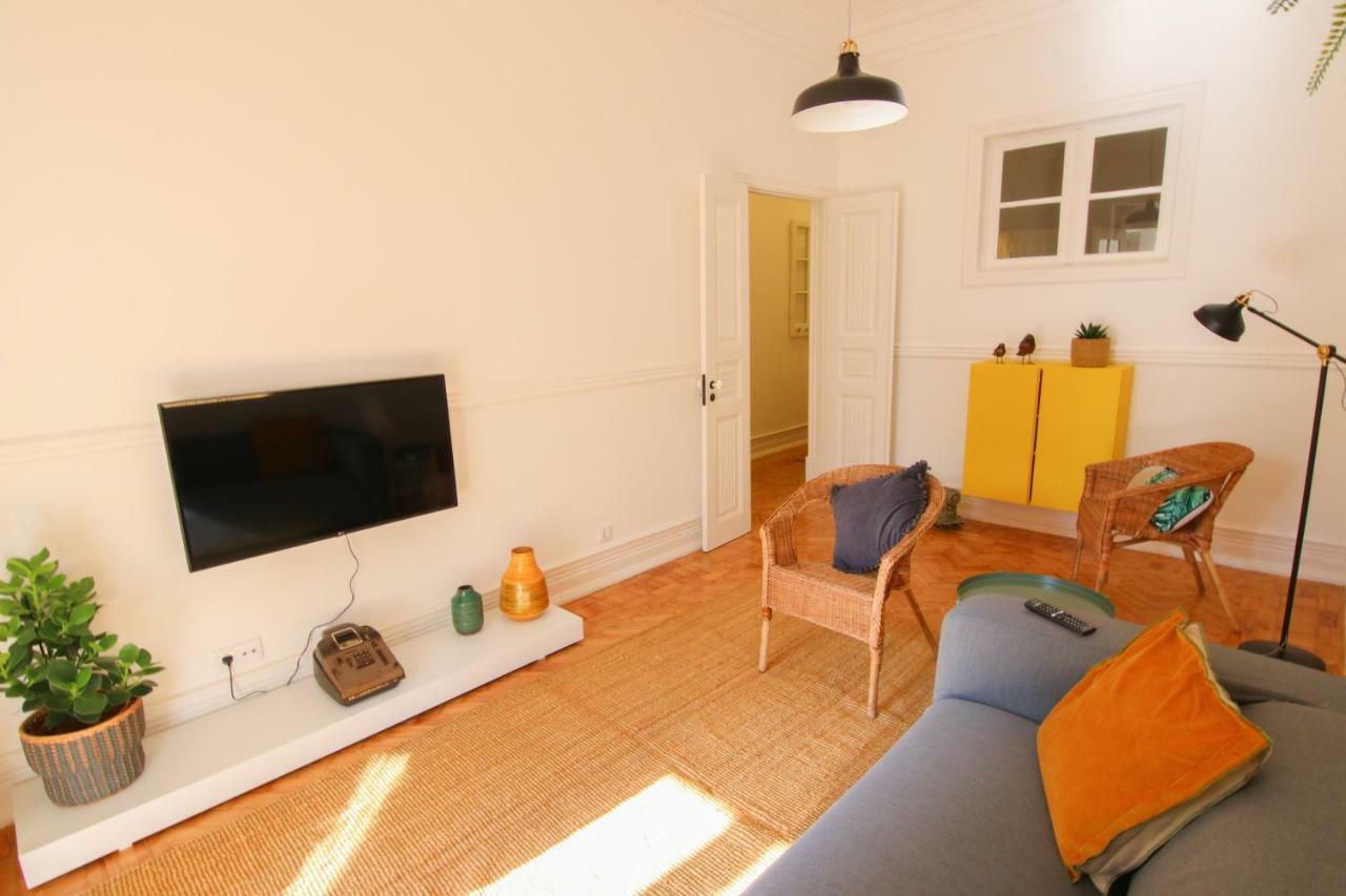 Amazing Apartment Fully Renovated In Center Lisbon Luaran gambar